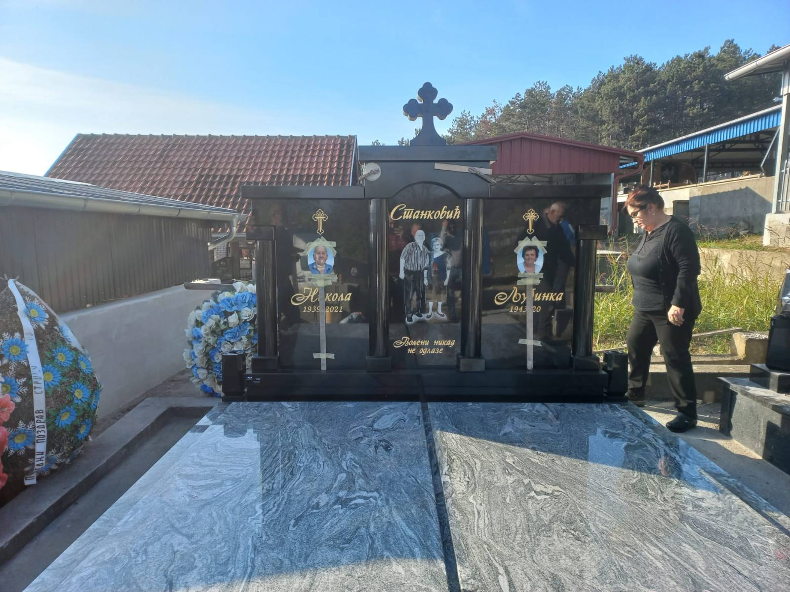 Detalj klesanog krsta